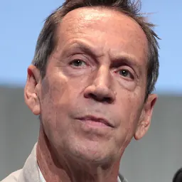 Portrait of Jonathan Hyde