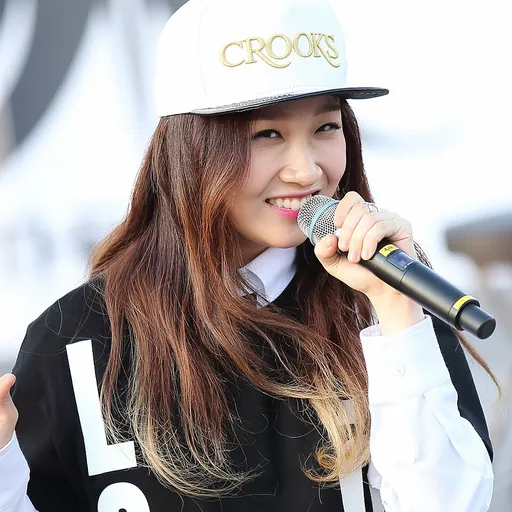 Portrait of Euna Kim