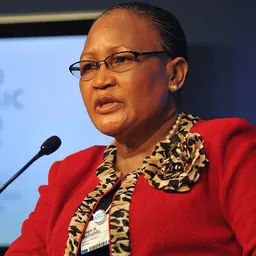 Portrait of Linah Mohohlo