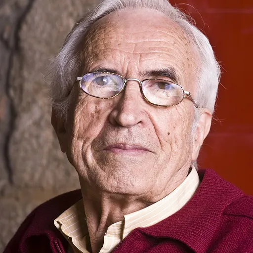 Portrait of Xosé Neira Vilas