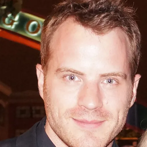 Portrait of Robert Kazinsky