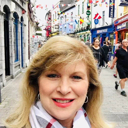 Portrait of Tracie Savage