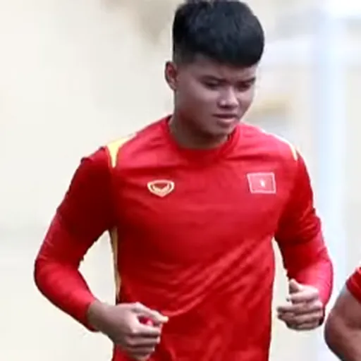 Portrait of Nguyễn Văn Tùng