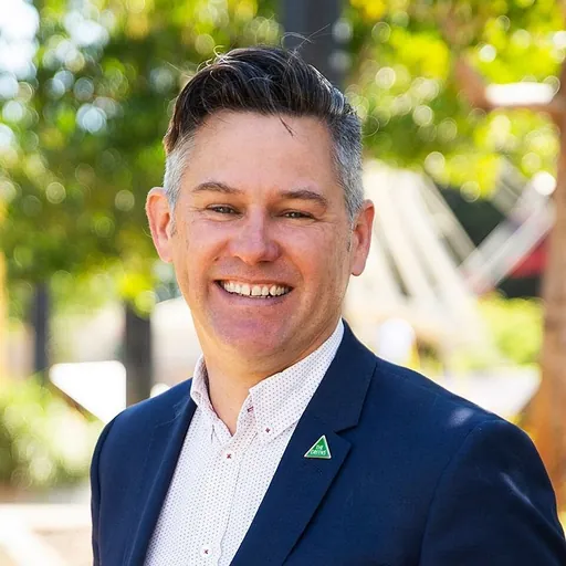 Portrait of Brad Pettitt