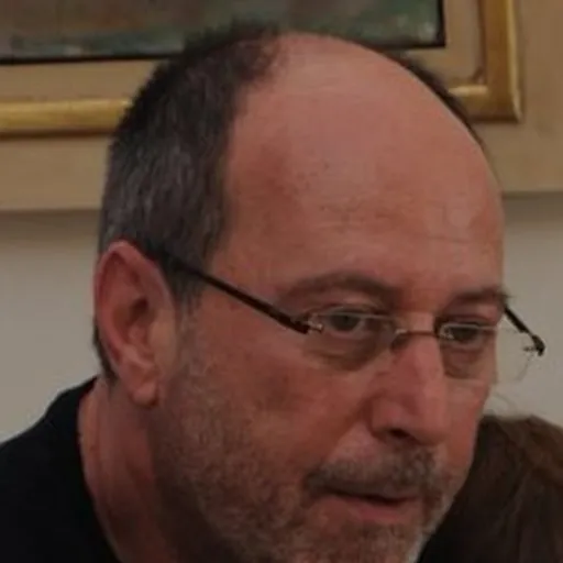 Portrait of Dan Goldstein