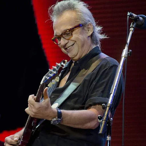 Portrait of David Lebón