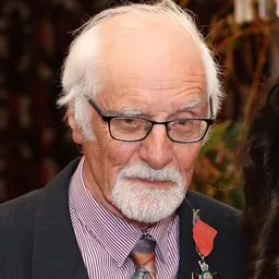 Portrait of Paul Maunder