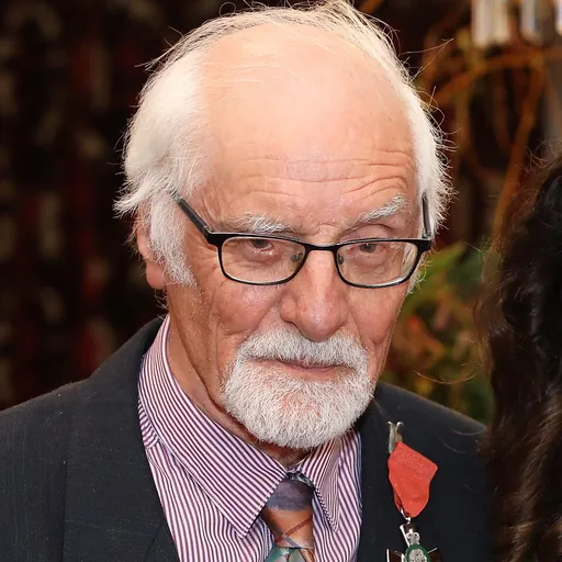 Portrait of Paul Maunder