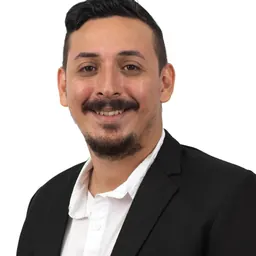 Portrait of Ariel Robles