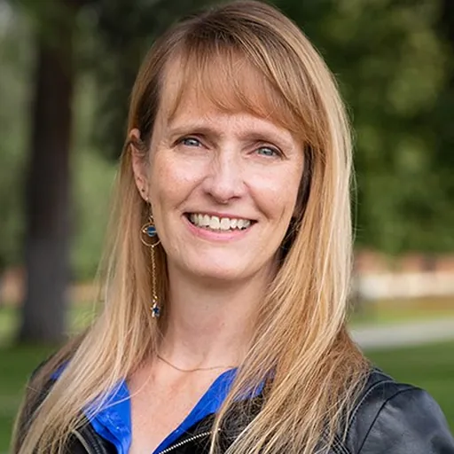 Portrait of Nicole Lloyd-Ronning