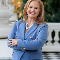 Portrait of Gail Pellerin