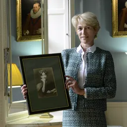 Portrait of Angela Thomas