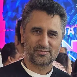 Portrait of Cliff Curtis