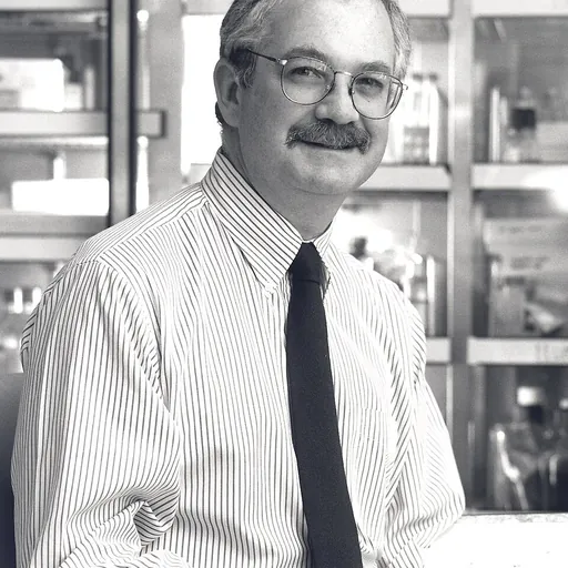 Portrait of Robert Yarchoan
