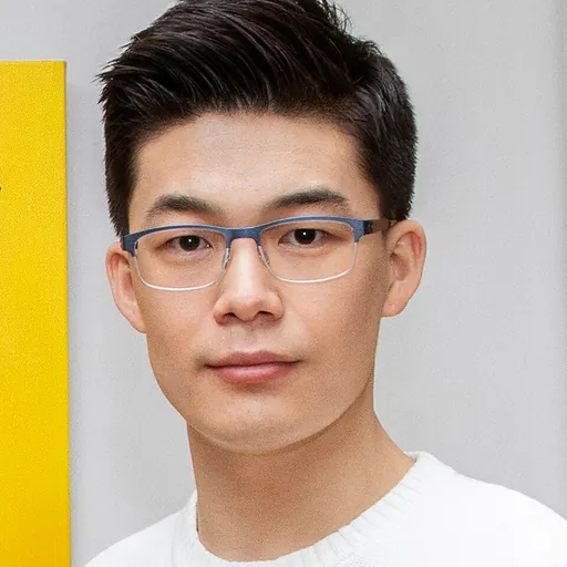 Portrait of Linjie Deng
