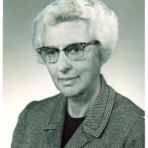 Portrait of Louise Noun
