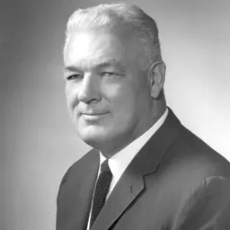 Portrait of Tom Kearns