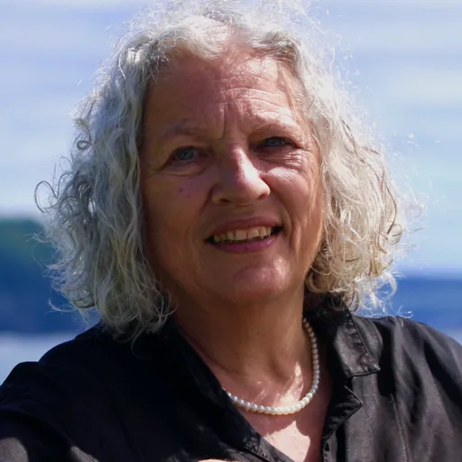 Portrait of Lynne Williams