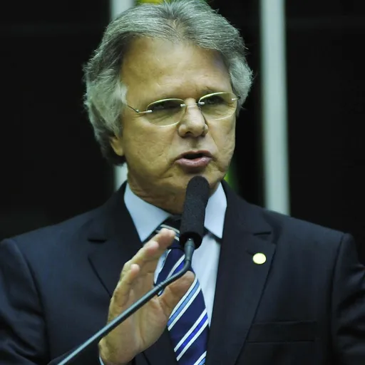 Portrait of Vanderlei Macris