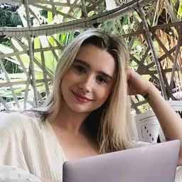 Portrait of Amanda Montell