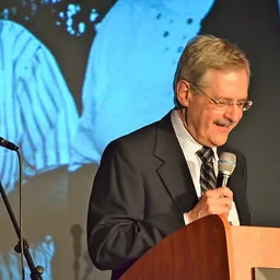 Portrait of Andrew Fraknoi