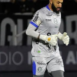 Portrait of Alex Muralha