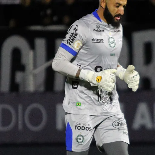 Portrait of Alex Muralha