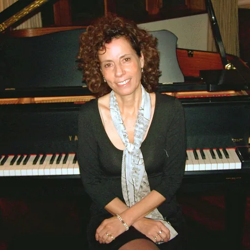 Portrait of Gaili Schoen
