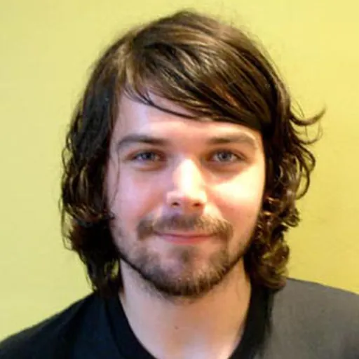 Portrait of Simon Neil