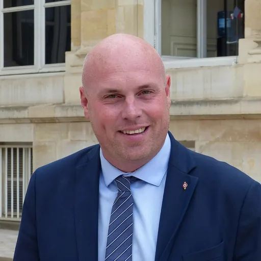 Portrait of Julien Gokel