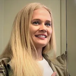 Portrait of Carly Schroeder