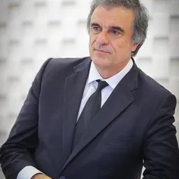 Portrait of José Eduardo Cardozo