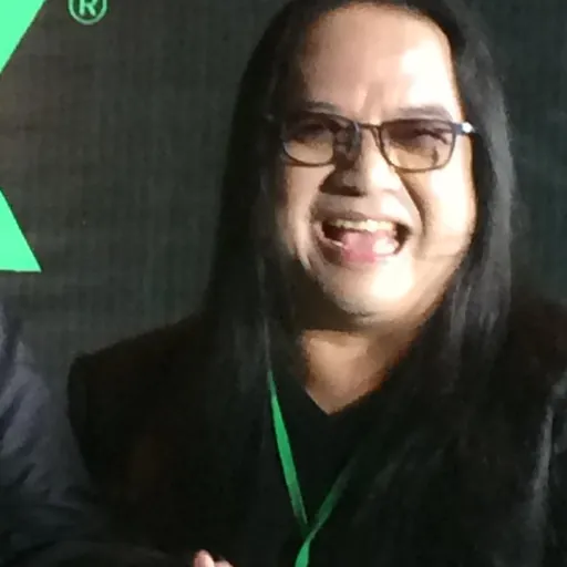 Portrait of Pathomphong Sombatphiboon