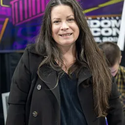 Portrait of Holly Marie Combs