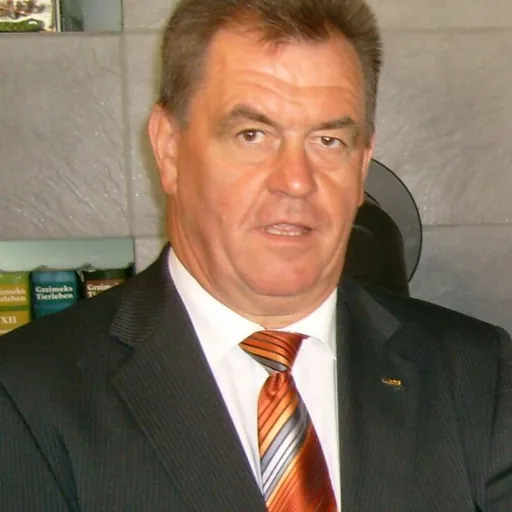 Portrait of Ali Kaes
