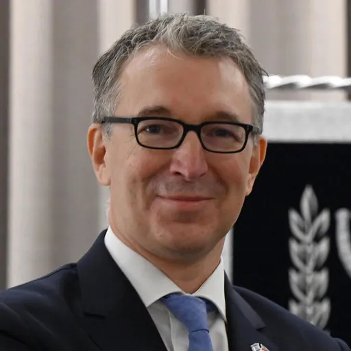 Portrait of Simon Walters