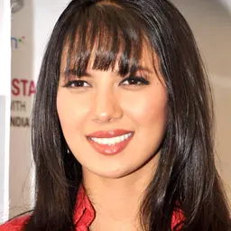 Portrait of Rochelle Maria Rao