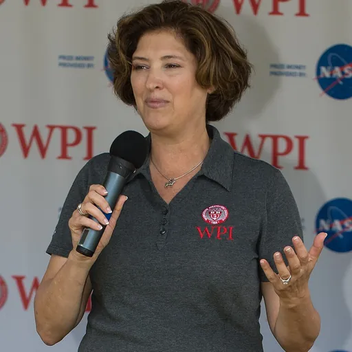 Portrait of Laurie Leshin