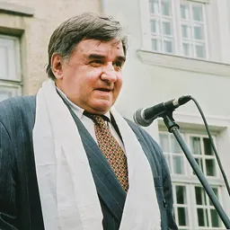 Portrait of Linnart Mäll