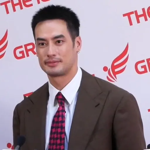 Portrait of Pakorn Chatborirak