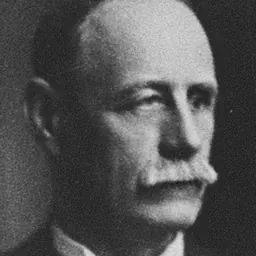 Portrait of Douglas Lynsar