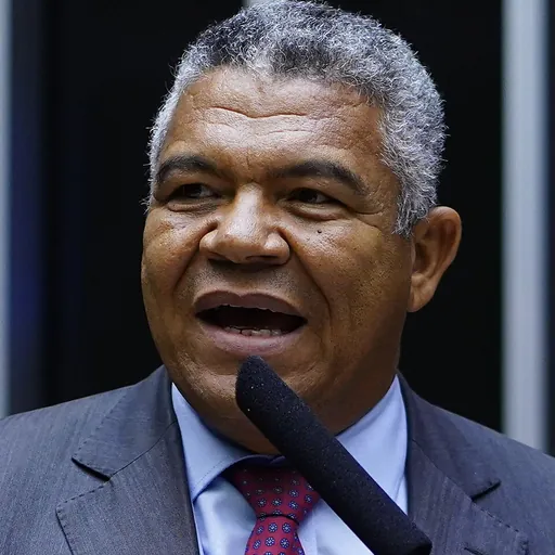 Portrait of Valmir Assunção
