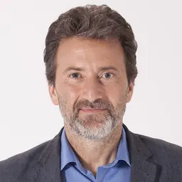 Portrait of Mauricio Valiente
