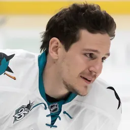 Portrait of Tommy Wingels