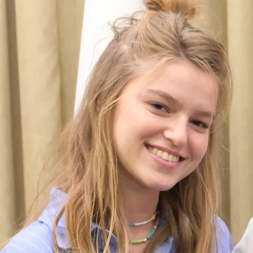Portrait of Naya Bienstock
