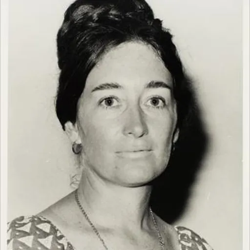 Portrait of Dawn Lawrie