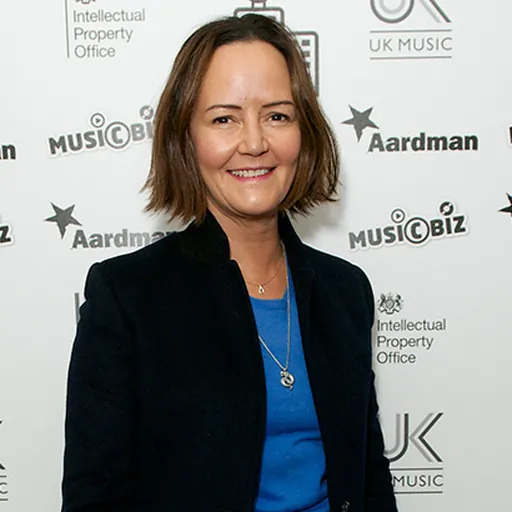 Portrait of Jo Dipple