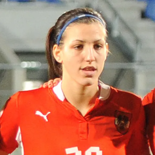 Portrait of Lisa Makas