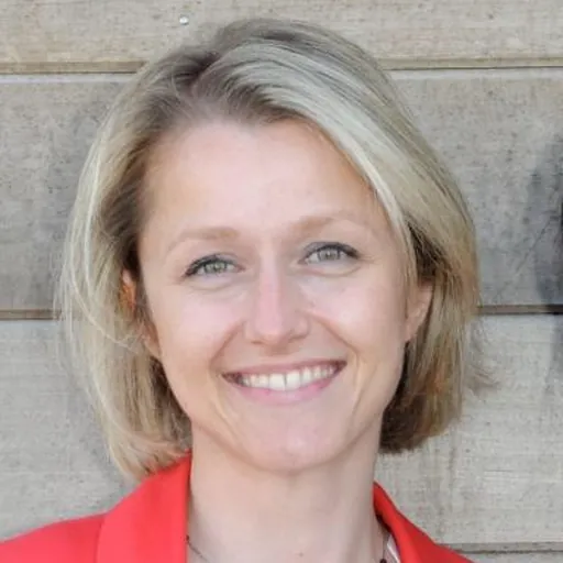 Portrait of Barbara Pompili