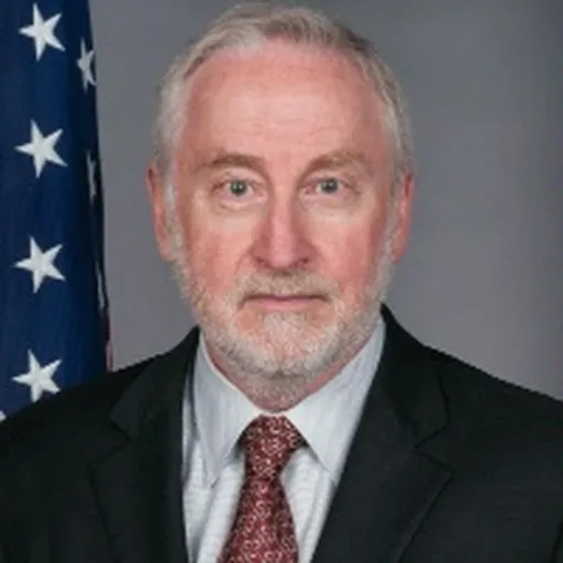 Portrait of Douglas Frantz